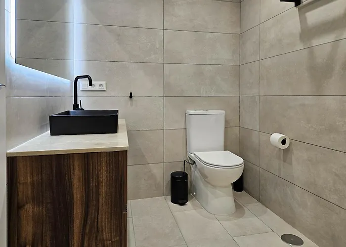 4 Bedroom House With Private Pool Near Cabopino 빌라 *