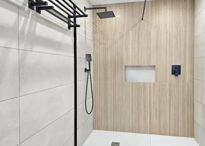 4 Bedroom House With Private Pool Near Cabopino * 마르베야