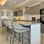 4 Bedroom House With Private Pool Near Cabopino Villa