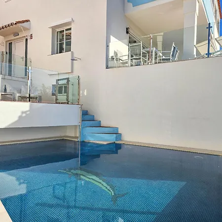 4 Bedroom House With Private Pool Near Cabopino Marbella