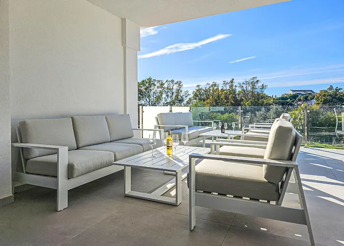 4 Bedroom House With Private Pool Near Cabopino * Marbella