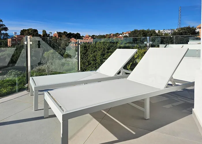 4 Bedroom House With Private Pool Near Cabopino Marbella
