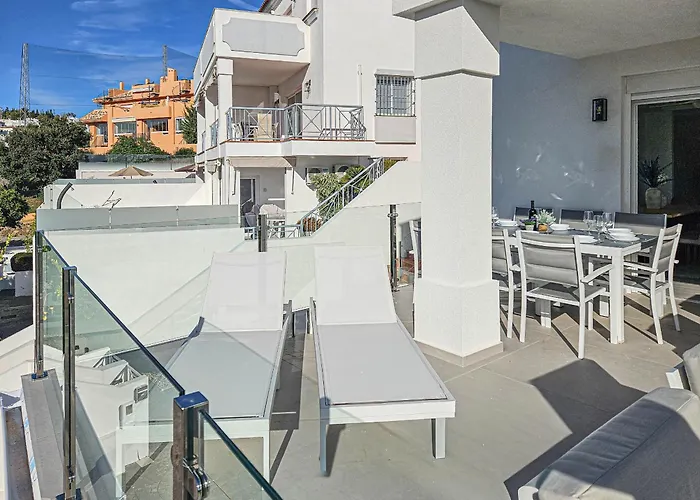 4 Bedroom House With Private Pool Near Cabopino Villa