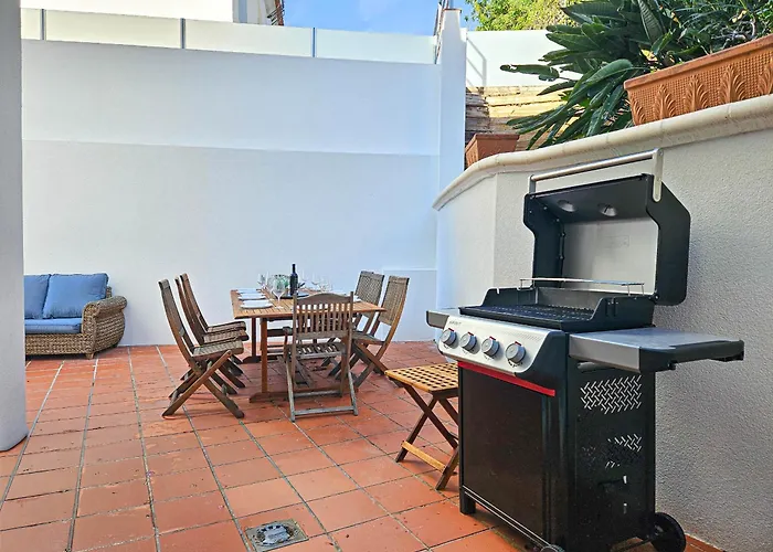 4 Bedroom House With Private Pool Near Cabopino Villa