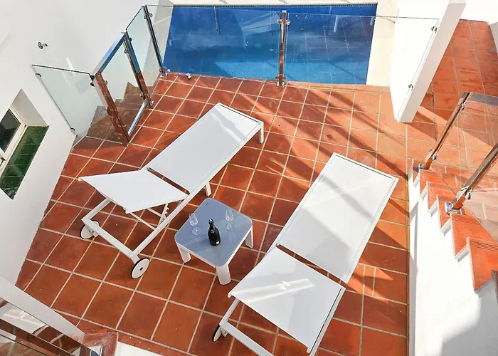 4 Bedroom House With Private Pool Near Cabopino Villa *