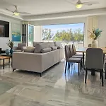 4 Bedroom House With Private Pool Near Cabopino 빌라 *