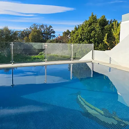 Villa 4 Bedroom House With Private Pool Near Cabopino Marbella