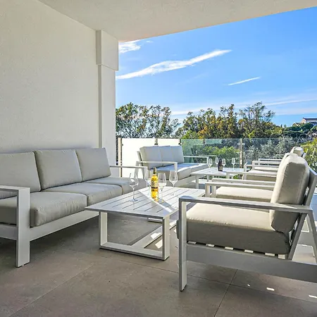 4 Bedroom House With Private Pool Near Cabopino * מארבלה