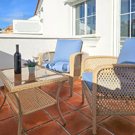 4 Bedroom House With Private Pool Near Cabopino Вилла *