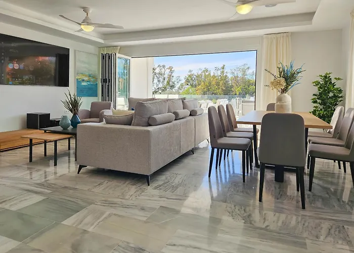 4 Bedroom House With Private Pool Near Cabopino Βίλα *