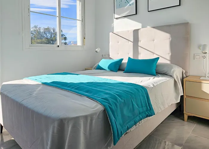 4 Bedroom House With Private Pool Near Cabopino * מארבלה