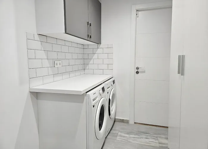 4 Bedroom House With Private Pool Near Cabopino *