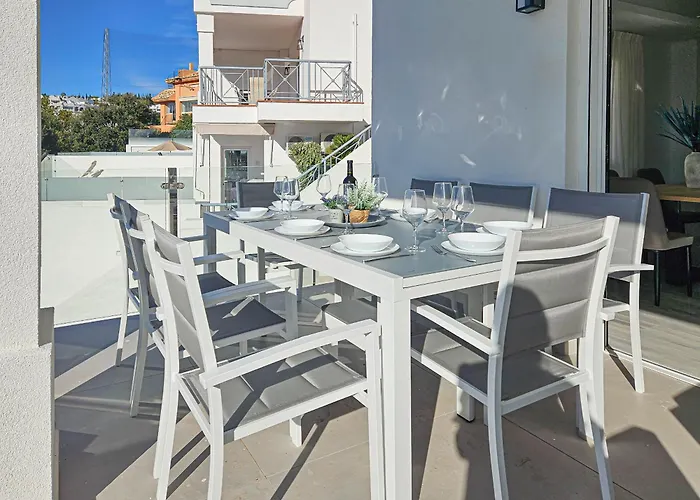 4 Bedroom House With Private Pool Near Cabopino *