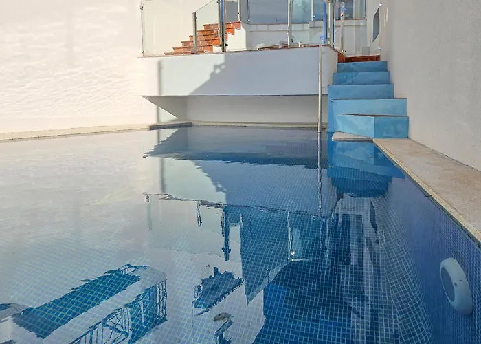 Βίλα 4 Bedroom House With Private Pool Near Cabopino