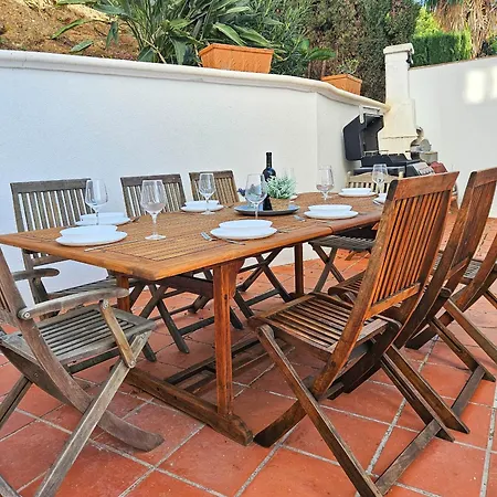 4 Bedroom House With Private Pool Near Cabopino Marbella