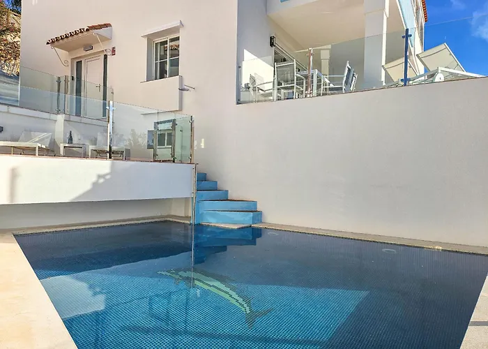 4 Bedroom House With Private Pool Near Cabopino Marbella